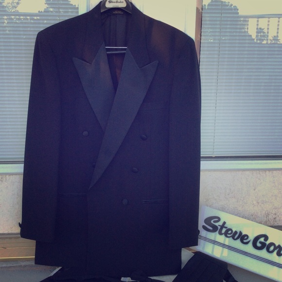 Gorgeous custom made Steve Gordon Tuxedo - Picture 1 of 3